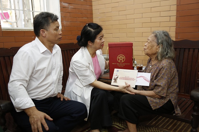 Tang qua VẠN PHUC 75.jpg